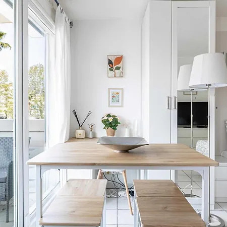 Charming With Pool & Balcony -heart Of Apartment Nice