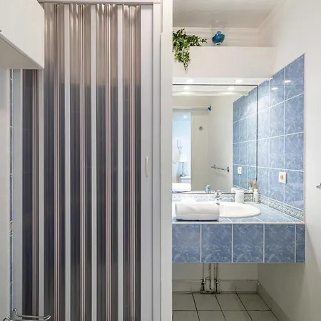 Apartment Charming With Pool & Balcony -heart Of