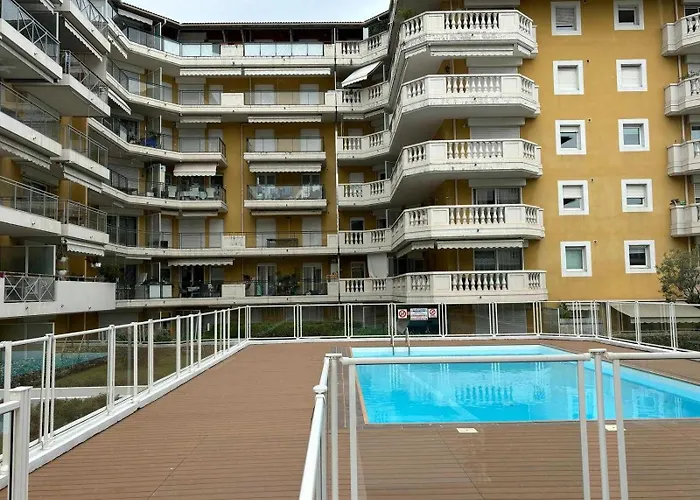 Charming With Pool & Balcony -heart Of Nice