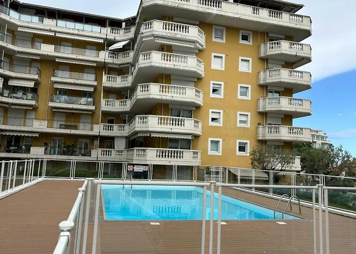 Charming With Pool & Balcony -heart Of * Νίκαια